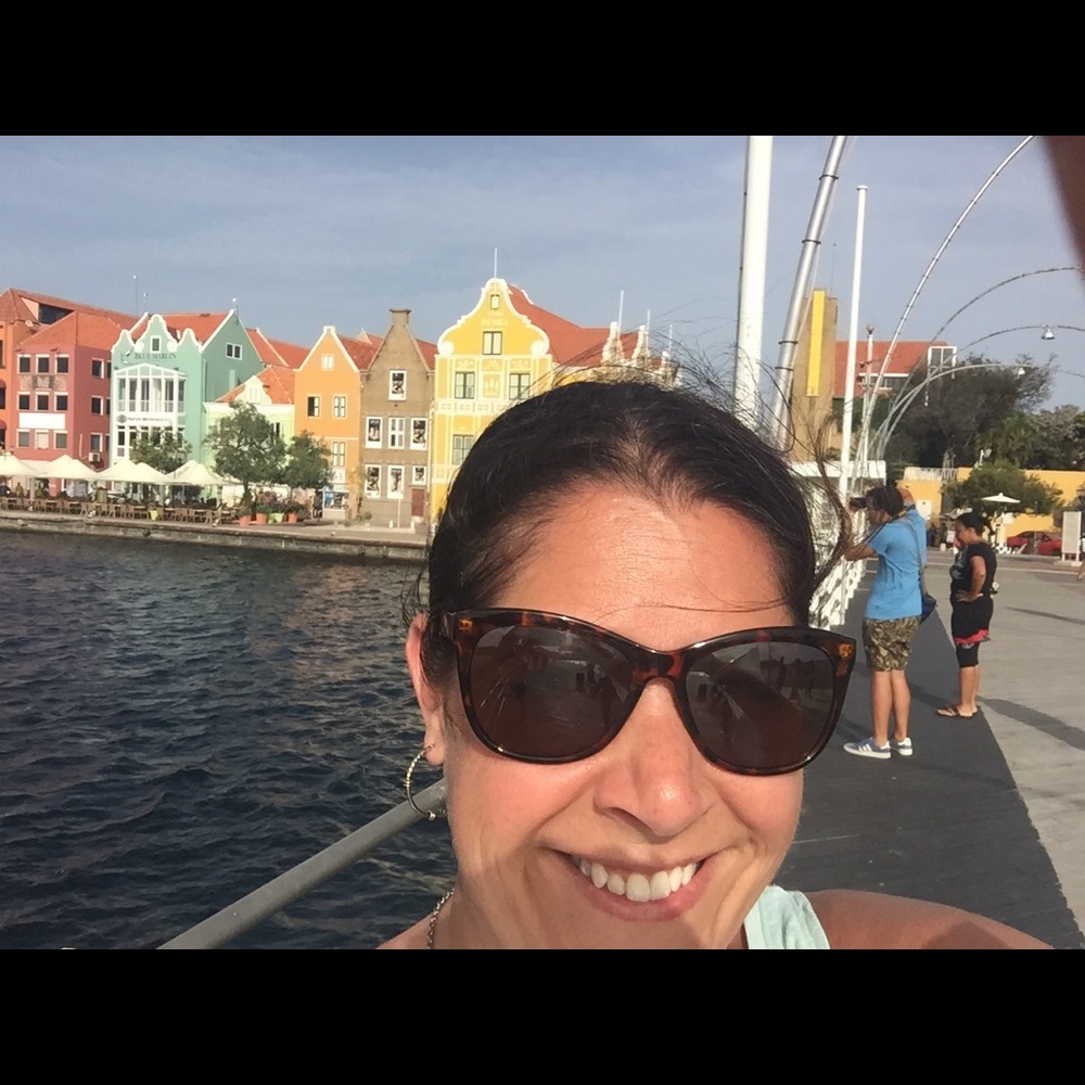 Meet your Posher, Lisa